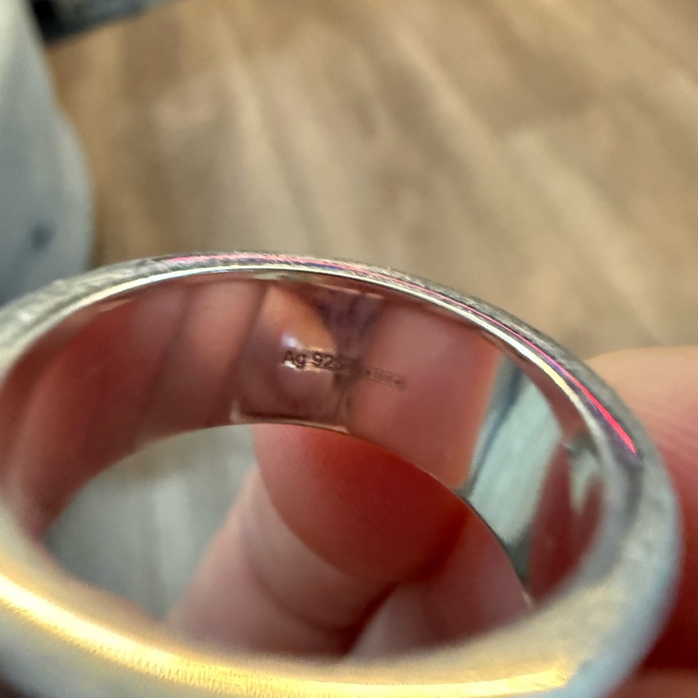 Gucci Engraved Silver Ring - Picture 4 of 6